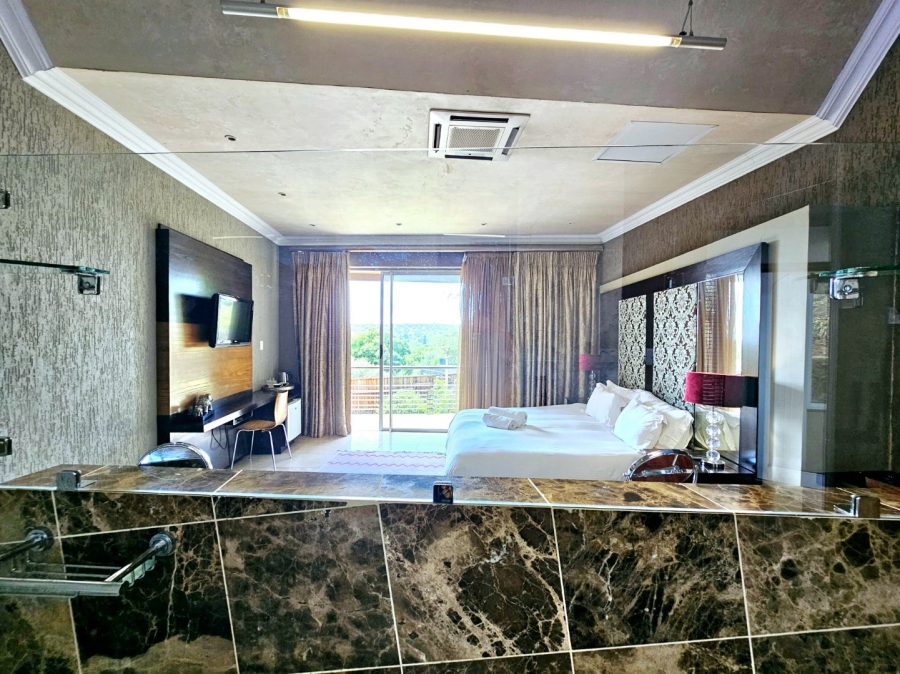 8 Bedroom Property for Sale in Waverley Free State